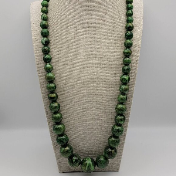 Estate Jewelry - Green Marbled Lucite Platic Ball Beaded Necklace 27 Inch Spring Ring Clasp
